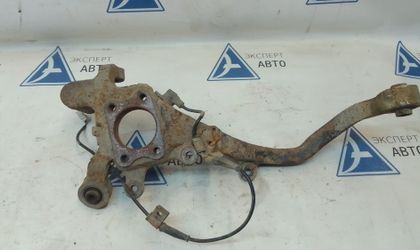 кулак задний правый Hyundai Sonata IV Рест 2004