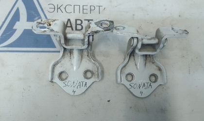 Петля двери зад левая нижня Hyundai SonataIV Рест