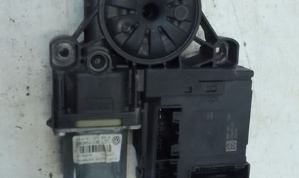 Мотор стеклоподъемника ПЛ двери VW PassatB6 2010