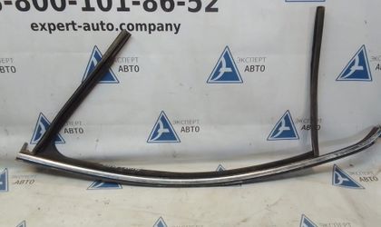 Уплотнитель стекла двери ПЛ VW Passat B6  2010