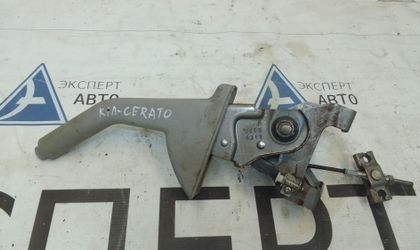 Рычаг стояночного тормоза Kia Cerato I Рест 2007