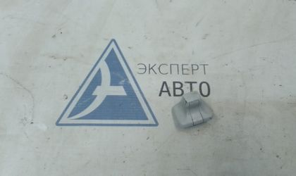 Крепление солнцезащитного козырька VW Passat B6 
