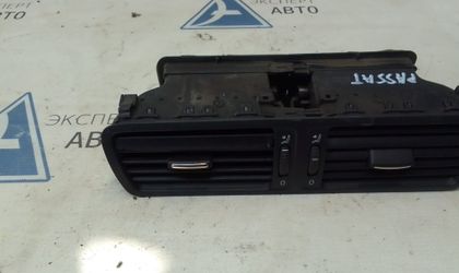 Дефлектор обдува салона центральный VW Passat B6 