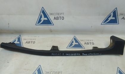 Накладка задней стойки правая VW Passat B6 