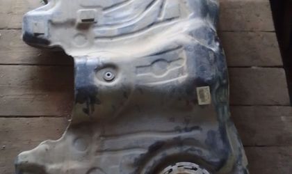 Бензобак BMW 7 серия F01/F02/F04 2010