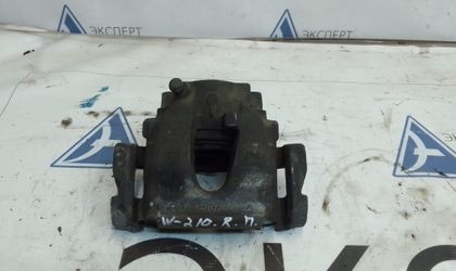 Суппорт тормозной передний правый MBenz  S210 1996