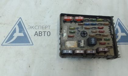 Блок предохранителей салонный VW Passat B6