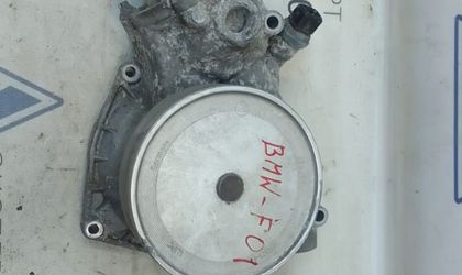 Помпа водяная  BMW 7 серия F01/F02/F04 2010