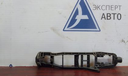 Корпус кронштейн ручки Mercedes(W210 S210) 1999