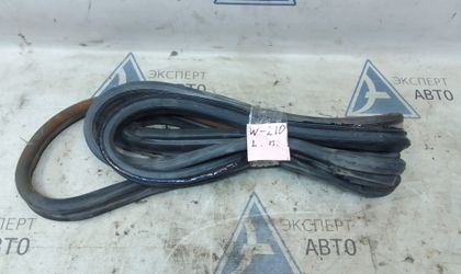 Уплотнитель дверного проема ПЛ Mercedes W210/S210