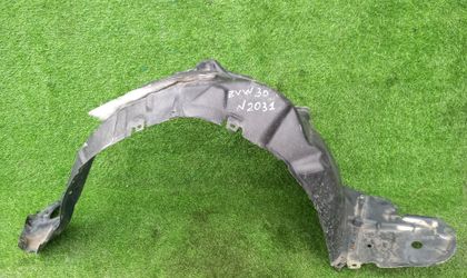 2031 Подкрылок передний правый Toyota Prius ZVW30