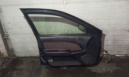 Уплотнитель двери Nissan Cefiro A32 1994 VQ20