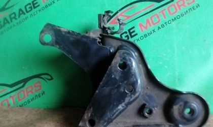 Кронштейн МКПП Nissan Primera P11 1998