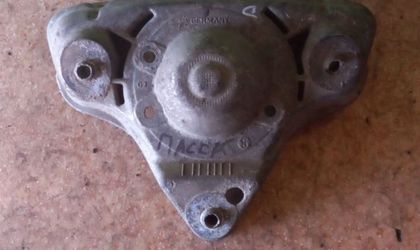 Опора Передней стойки Volkswagen Passat B5 2000