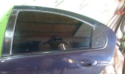 Стекло двери задней левой Dodge Intrepid II 2002