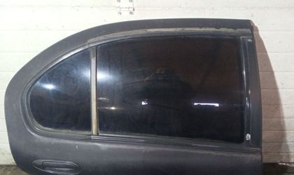 Стекло двери задней правой Nissan Cefiro A32 VQ20