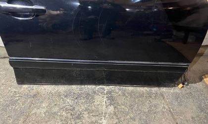 Молдинг двери передний правый Mercedes-Benz E W210