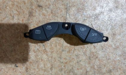 Блок кнопок обогрева Ford Focus I 2004