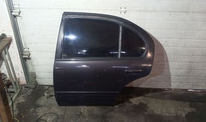 Дверь задняя левая Nissan Cefiro A32 1994 VQ20