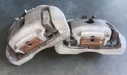 BMW 6 F06 F13 Суппорт тормозной передний комплект