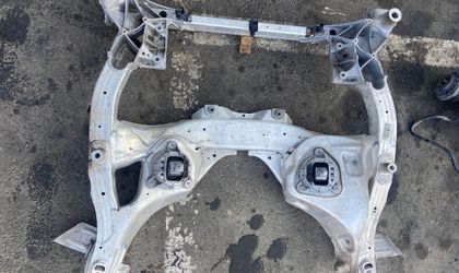 Подрамник передний BMW 6  F06 F13