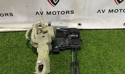 Hyundai Genesis II DH Замок передней двери 