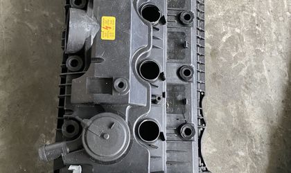 BMW X5 E70 Клапанная крышка 5-8 N62