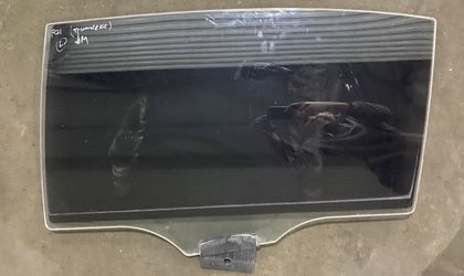 BMW 7 F01 Стекло двери задней левой двойное