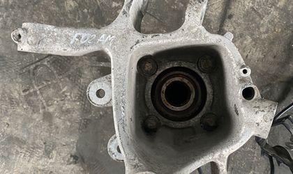 BMW 7 серия F01/F02/F04 Цапфа задняя L R в сборе  