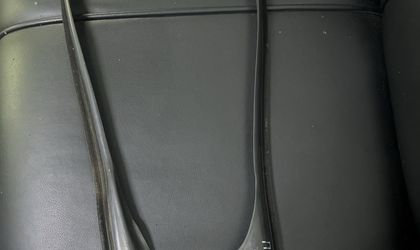 Уплотнитель двери передней правой BMW 7  F01/F02