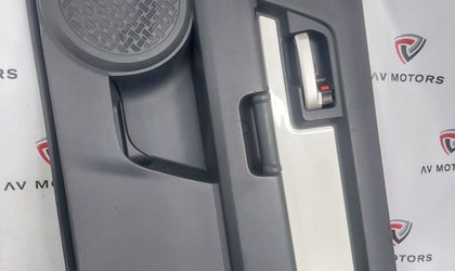 Обшивка двери передней правой  Toyota FJ Cruiser 