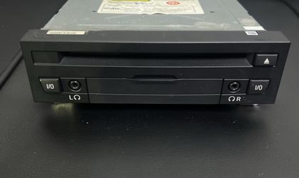 DVD аудиоплеер в задней части салона BMW 7 F01/F02