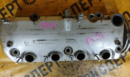 Клапанная крышка Honda Stream RN1 D17A