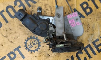 Замок задней левой двери Toyota Corolla NZE120