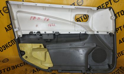 Обшивка двери передней правой Nissan Sunny FB15
