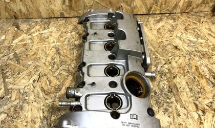Клапанная крышка Audi A4 B7 2.0 BWE 06D103469M