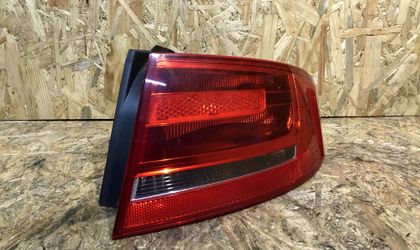 Фонарь задний правый Audi A4 B8 дорест