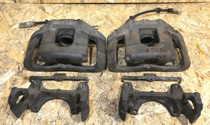 Передние суппорта Audi S4 B6 345 мм с дефектом