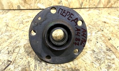 Ступица передняя Audi A4 A6 A8 4D0407625H