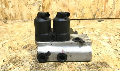 Блок клапанов ABS Mercedes-Benz W220 W215 R230