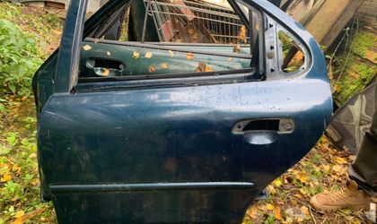 Задняя дверь Ford Mondeo II 1998