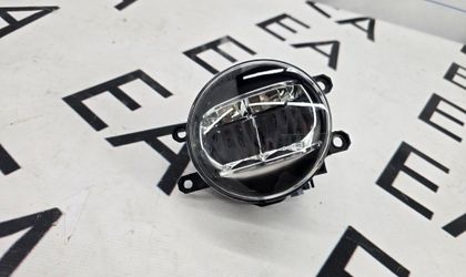 Фара противотуманная правая Toyota Camry 55 LED