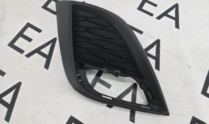 Накладка противотуманной фары Mazda 3 BL sport