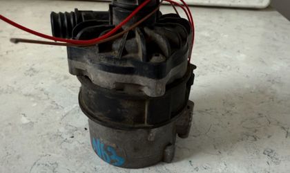 Насос дополнительного воздуха BMW 7 серия, F01/...