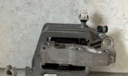 Подушка крепления  двигателя  BMW X1, F48 