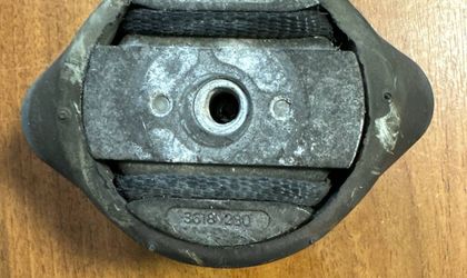Подушка КПП Audi A6 C5 