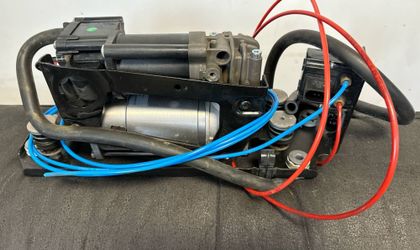 Компрессор пневмоподвески BMW 7 серия F01/F02/F04 