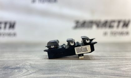 Блок управления стеклоподъемниками Hyundai Cret...