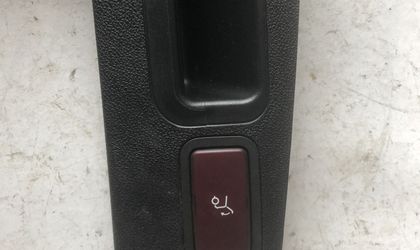 Кнопка открывания багажника Mercedes-Benz M-Кла...