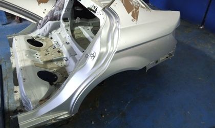 Крыло заднее левое Mercedes W204 из Японии